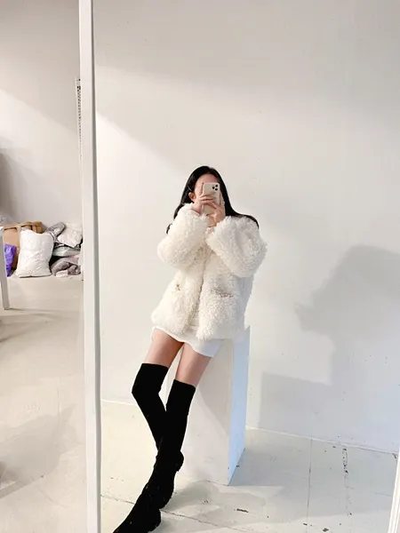 *최저가* [고퀄!/연말파티룩!] 샤 트위드 양털 뽀글이 페이크퍼 퍼자켓 퍼점퍼 트위드자켓 무스탕 [2color]  봄자켓  봄아우터 패딩자켓 숏패딩 양털무스탕 무스탕자켓 하객룩 상세 이미지 18