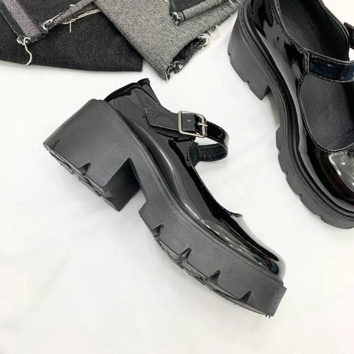 에나멜 유광 가보시 통굽 메리제인 스트랩 로퍼힐 6.5cm 상세 이미지 4