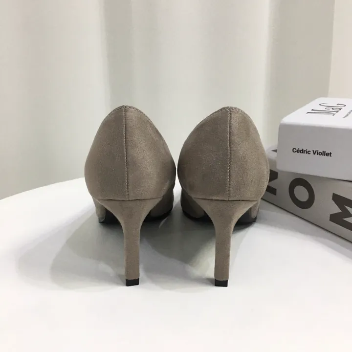 [국내제작]스웨이드 스틸레토 쿠션 엣지 미들 펌프스 힐 7cm 상세 이미지 9