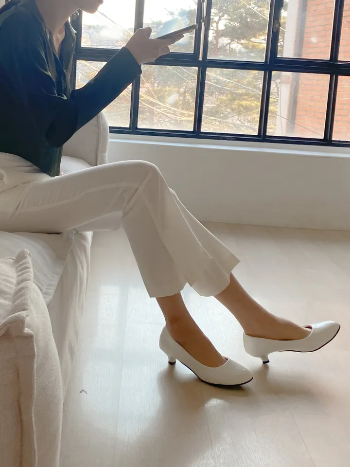 DAL727 펌프스 미들 힐 여자 에나멜 구두 둥근코 라운드 신발 블랙 화이트 발편한 굽낮은 가죽 데일리 캐주얼 하객 원피스 20대 스틸레토 예쁜 슈즈 상세 이미지 10