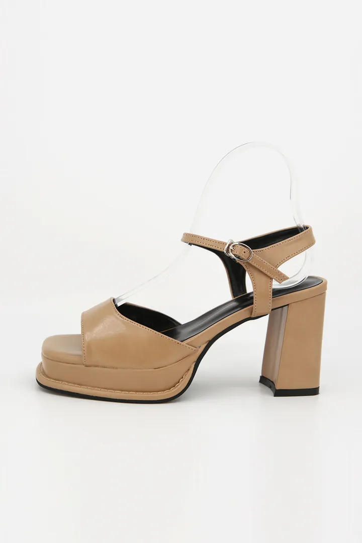 STRAP HEEL SANDAL 상세 이미지 2