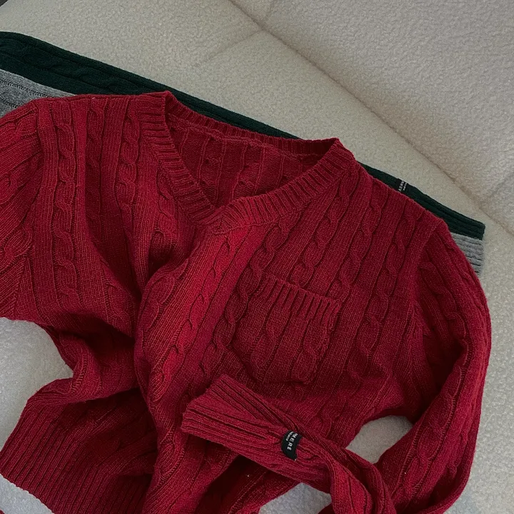 cashmere 3% 세인트 브이넥 꽈배기 니트 - 5color 상세 이미지 1