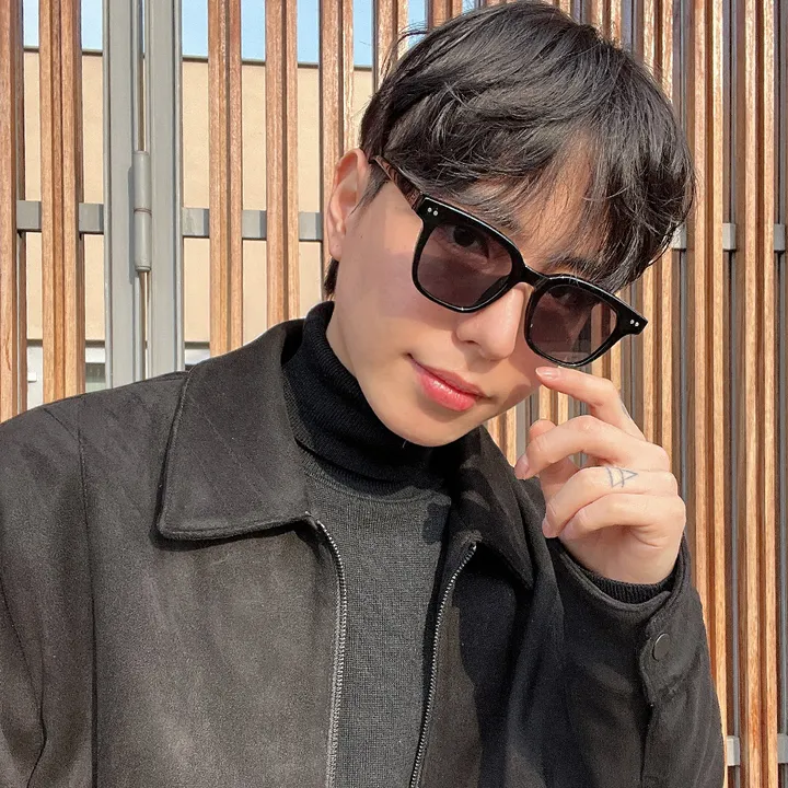 자외선차단 선글라스 기본 사각 뿔테 남자 여자 공용 UV400 상세 이미지 14