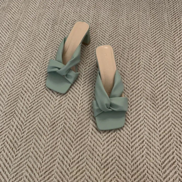 비비앤 꼬임 샌들 뮬힐 (3color) 상세 이미지 9